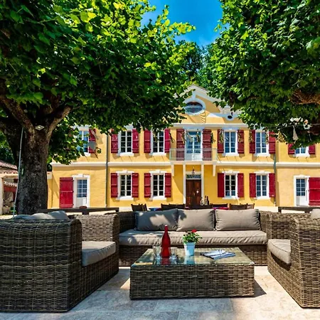 De Charme A Avec Piscine Privee
